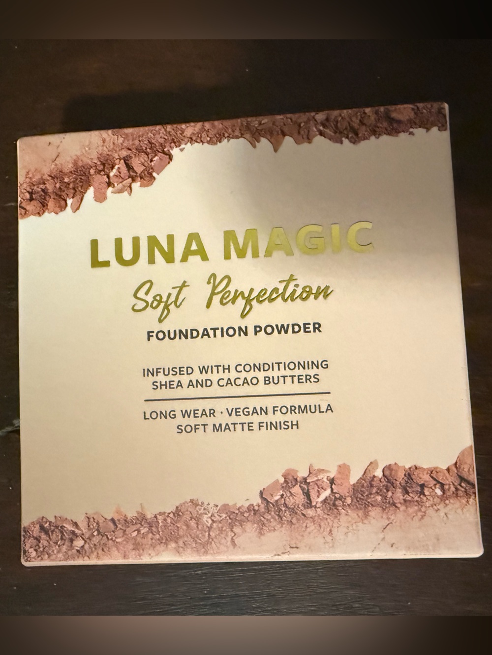 Luna Magic Soft Perfection Foundation Powder - Light